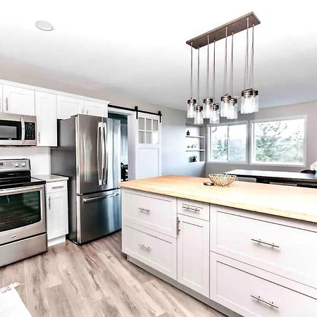 Stunning Home With Amazing Views Near The City Victoria Luaran gambar