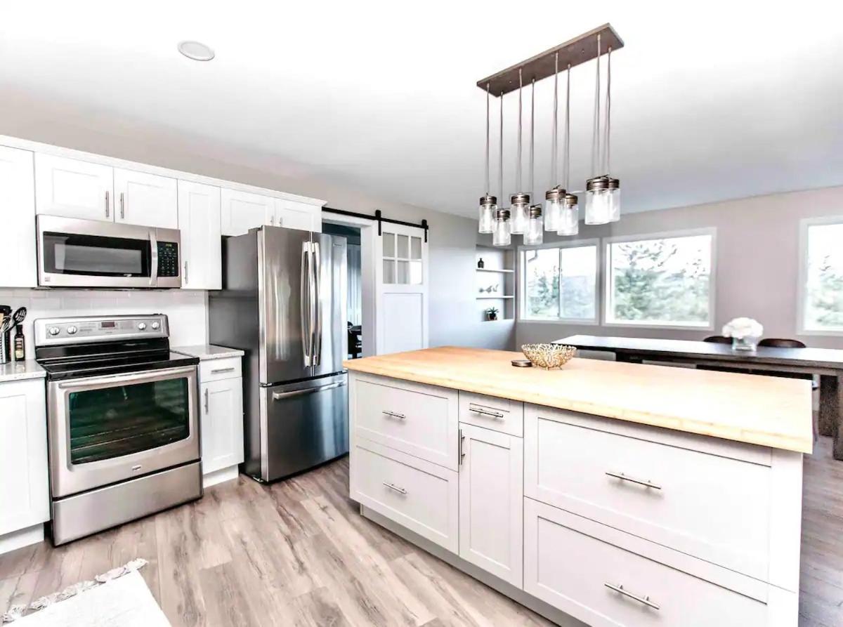 Stunning Home With Amazing Views Near The City Victoria Luaran gambar